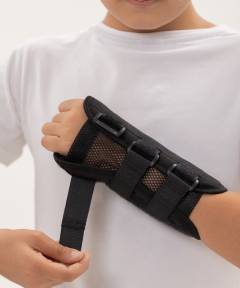 Бандаж (ортез) на лучезапястный сустав для детей